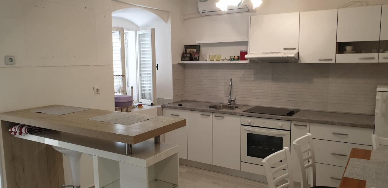 Ulica Dvori Narca 12 Apartment 4+2 Per. Baska  Bagian luar foto