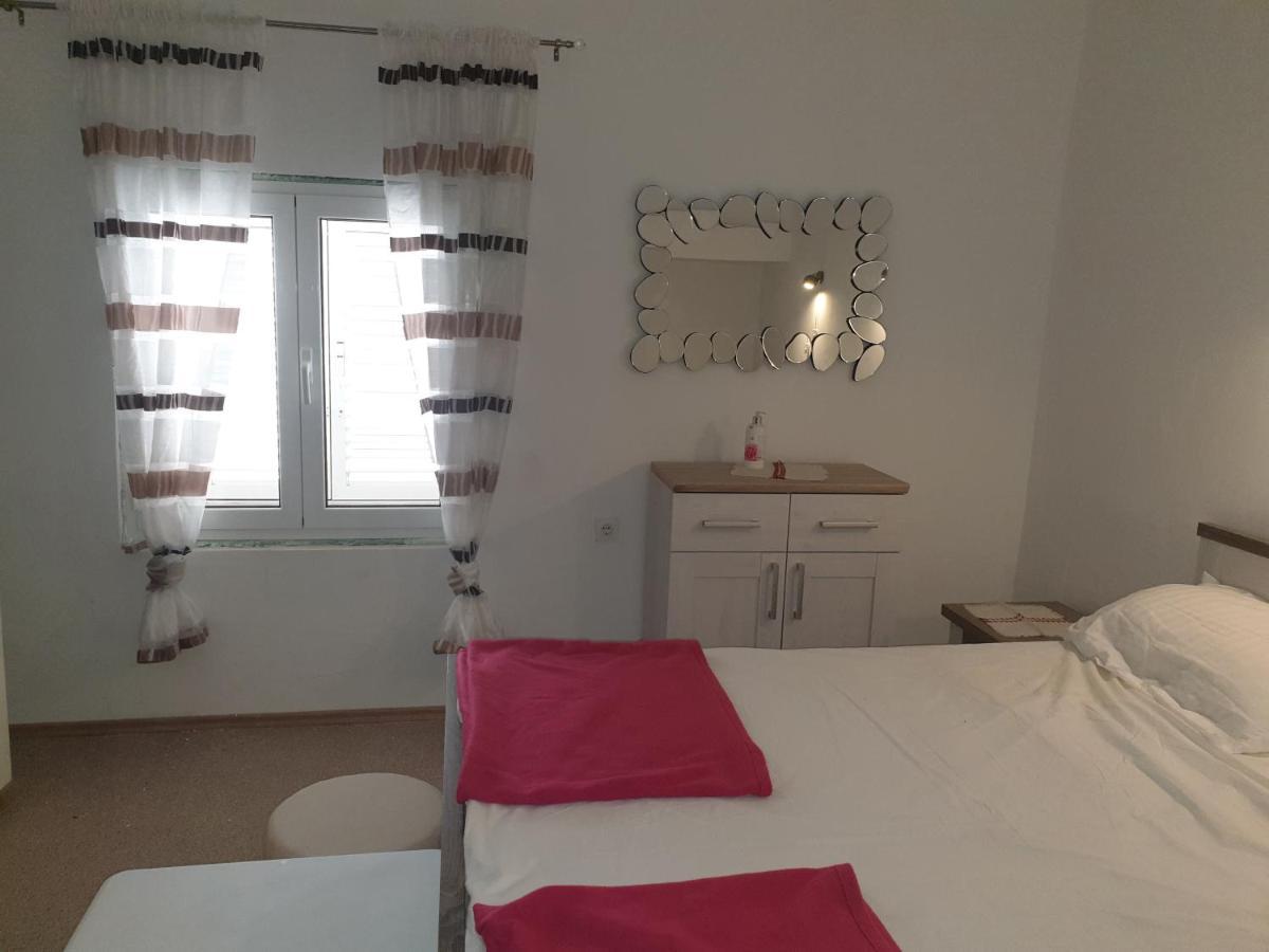 Ulica Dvori Narca 12 Apartment 4+2 Per. Baska  Bagian luar foto